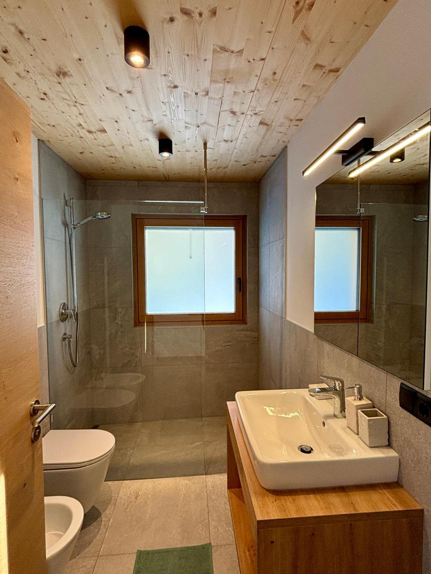 Ferienwohnung Schneiderhof, Urlaub auf dem Bauernhof Ridnaun Exterior foto